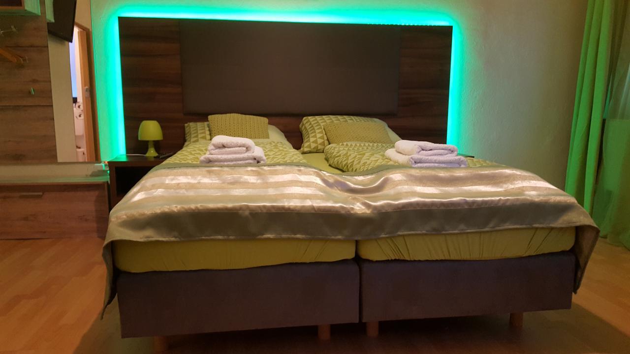 堪萨卡酒店 凯撒斯劳滕 外观 照片